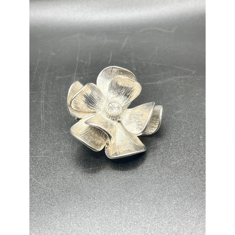Silver Tone‎ Flower Statement Ring Rhinestone Center Stretchy Band Adjustable
